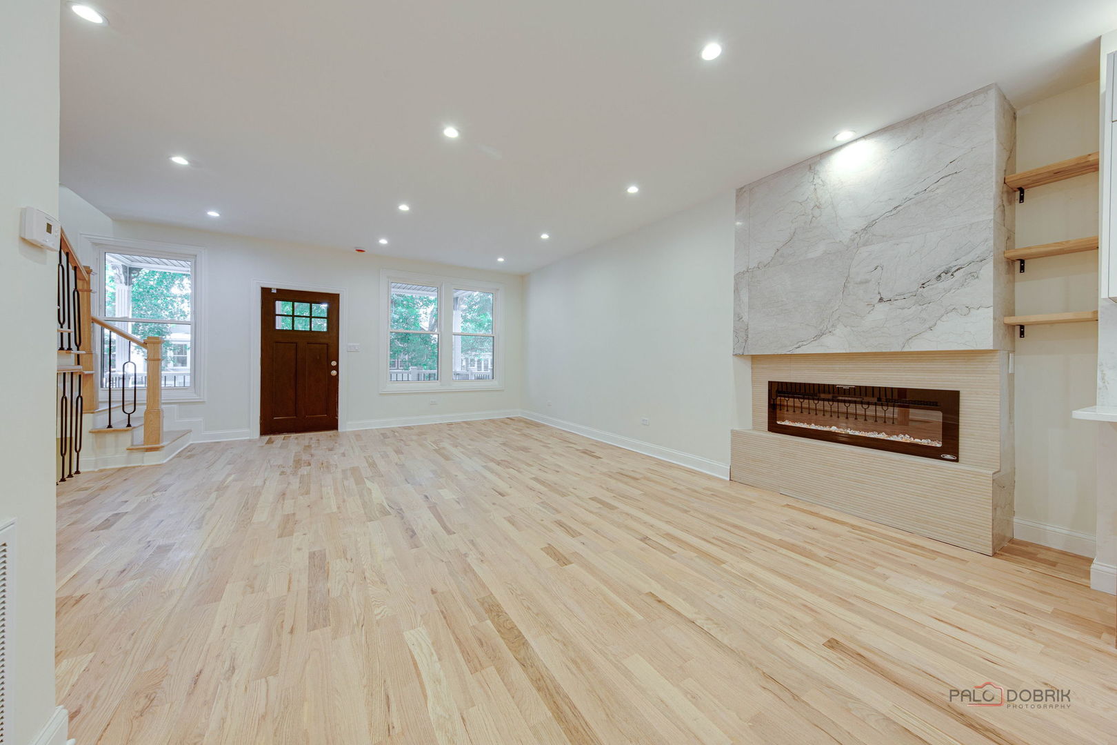 1826 W Farragut Avenue, Chicago, IL 60640