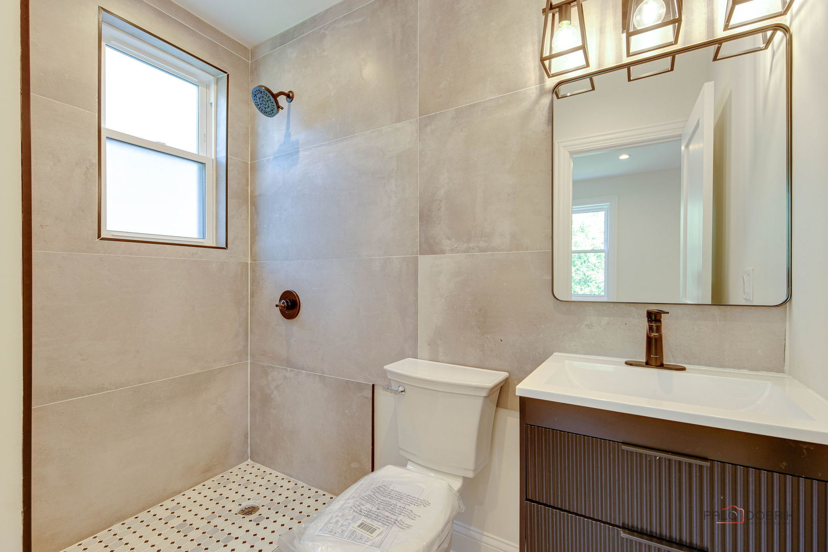 1826 W Farragut Avenue, Chicago, IL 60640