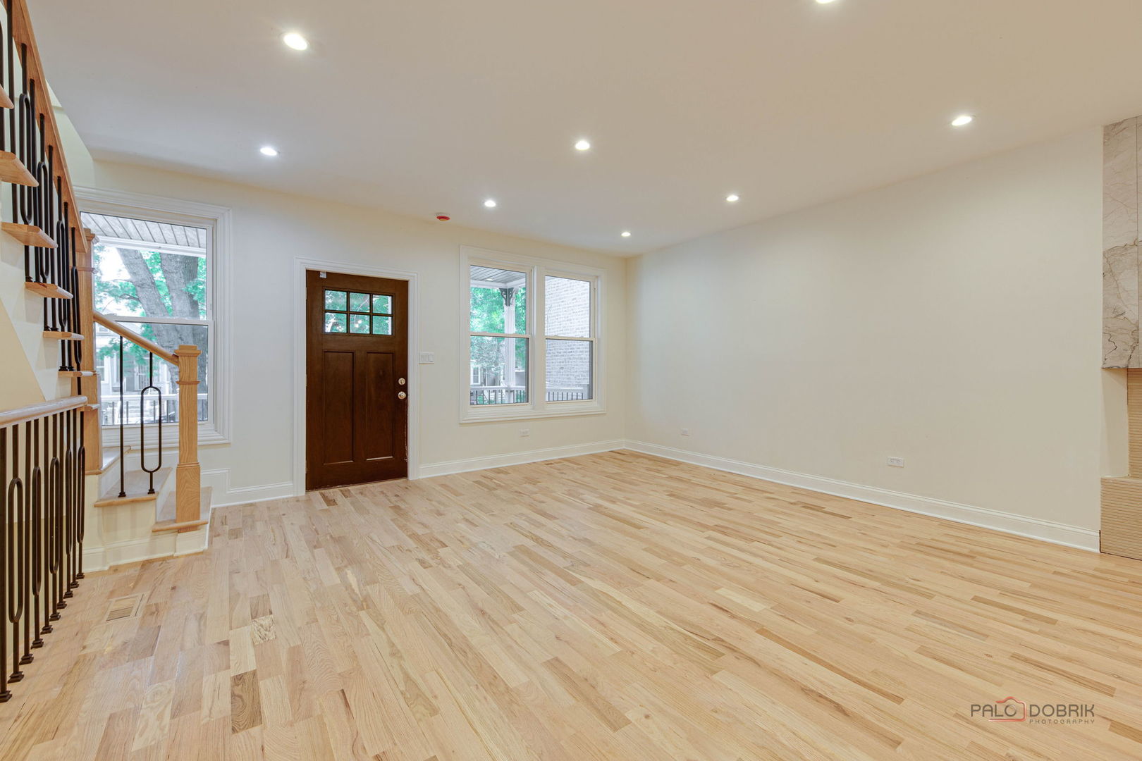 1826 W Farragut Avenue, Chicago, IL 60640