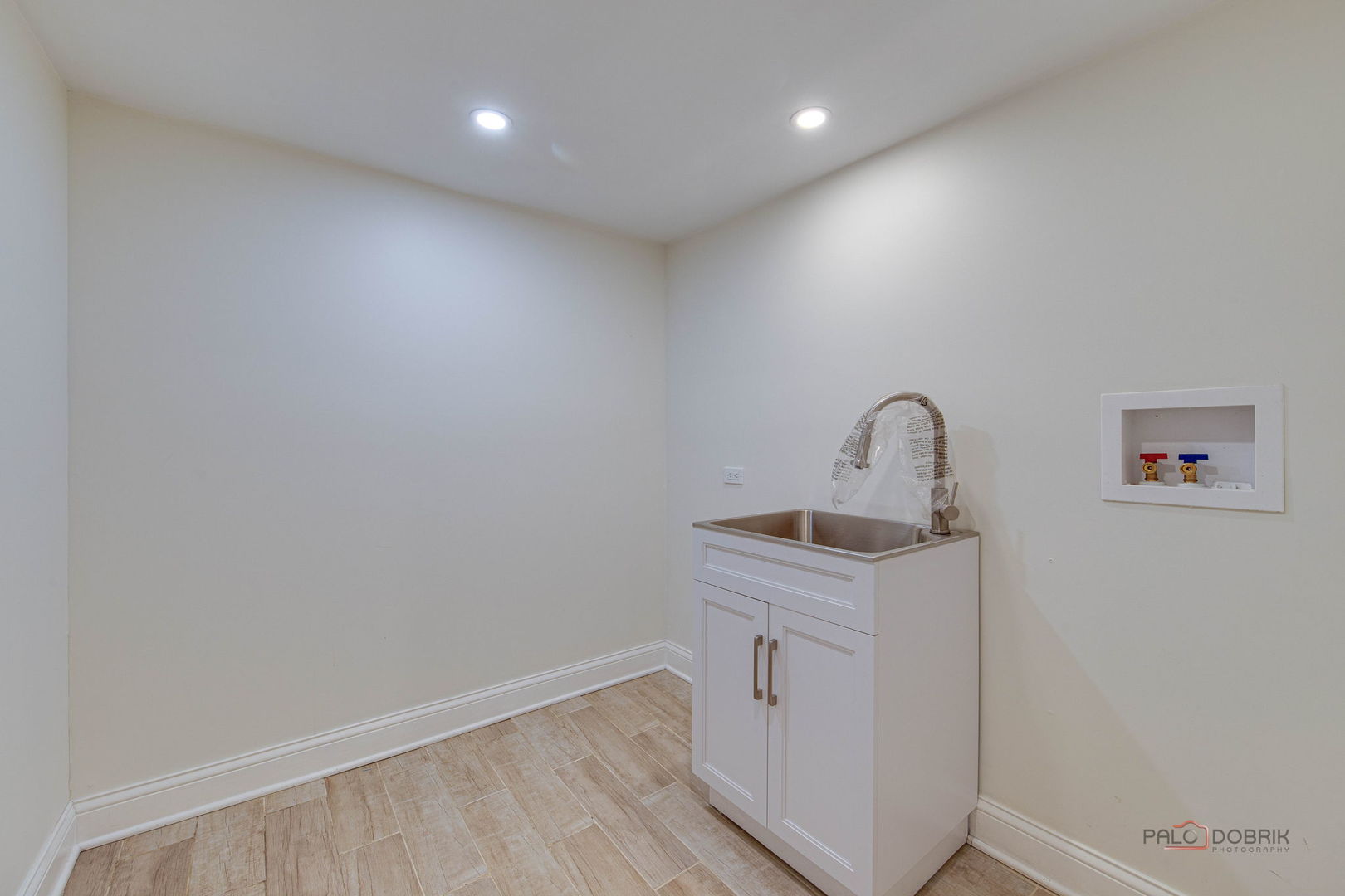 1826 W Farragut Avenue, Chicago, IL 60640