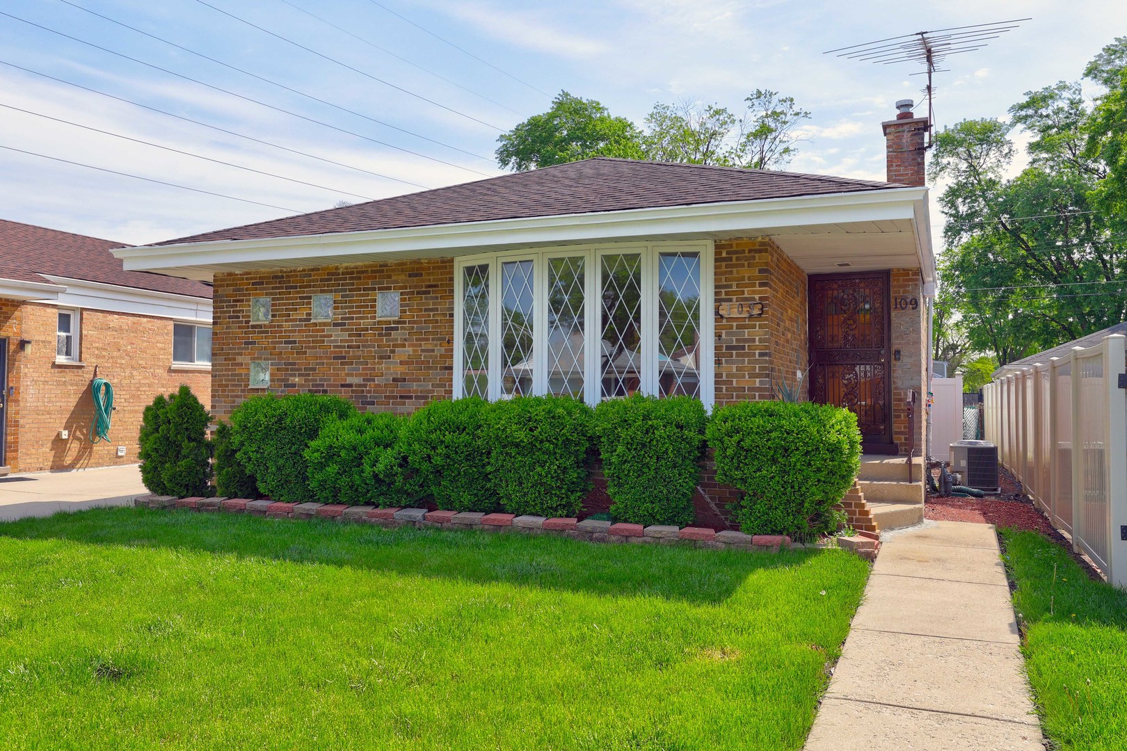 109 Rice Avenue, Bellwood, IL 60104
