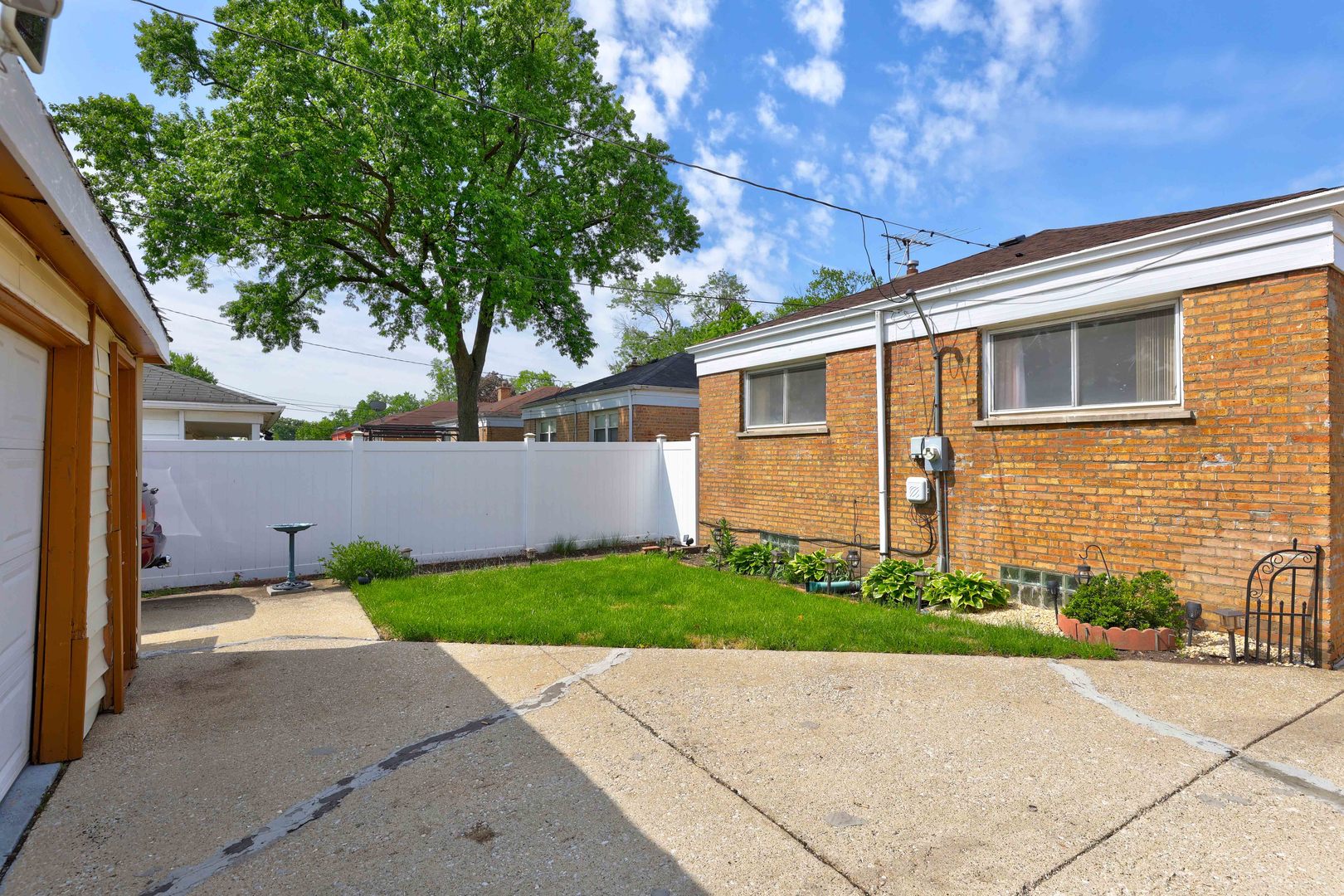 109 Rice Avenue, Bellwood, IL 60104