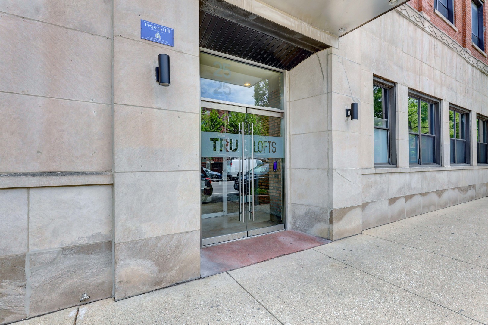 2525 N Sheffield Avenue #2C, Chicago, IL 60614