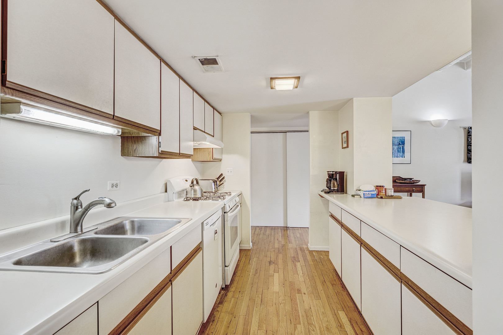 2525 N Sheffield Avenue #2C, Chicago, IL 60614
