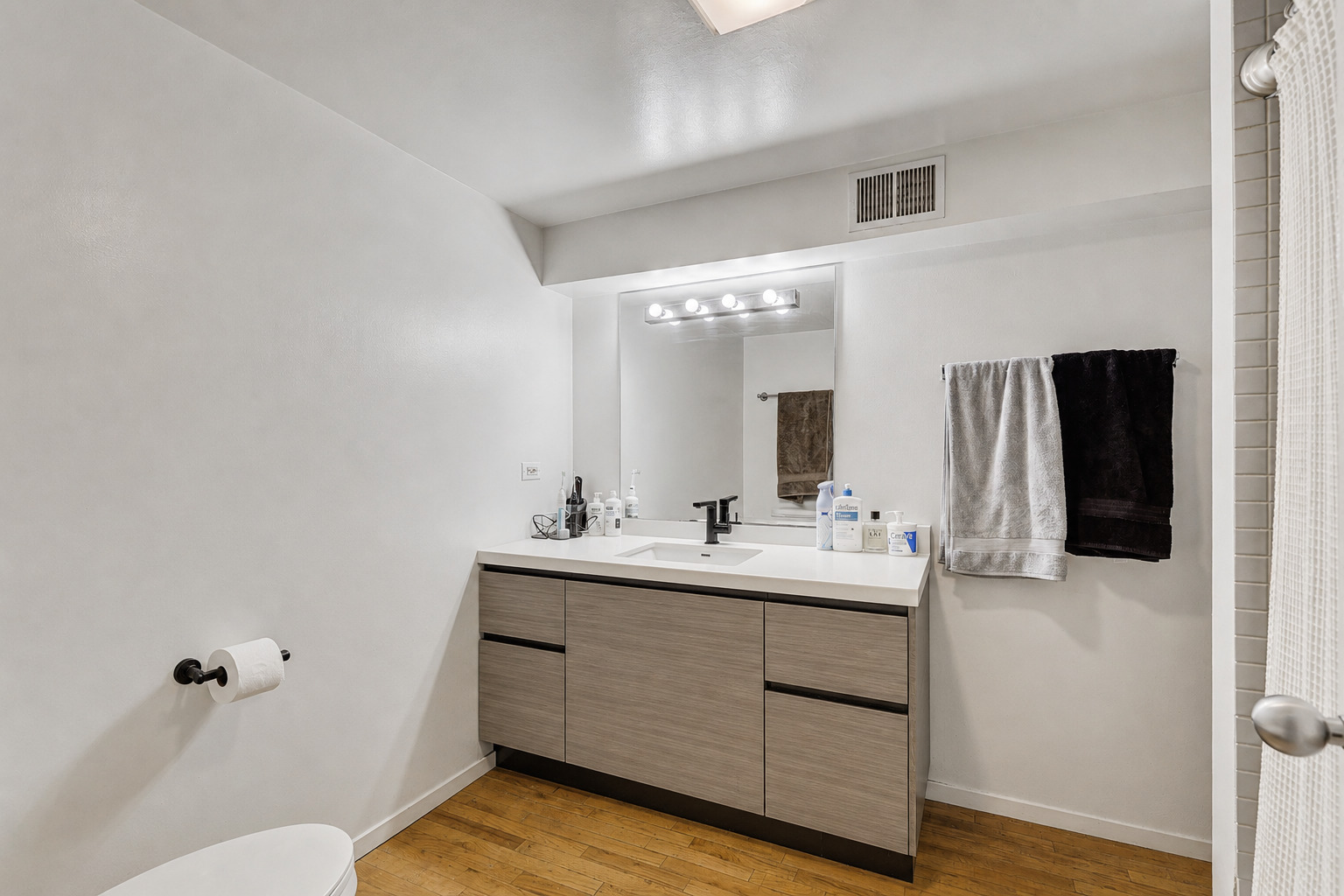 2525 N Sheffield Avenue #2C, Chicago, IL 60614