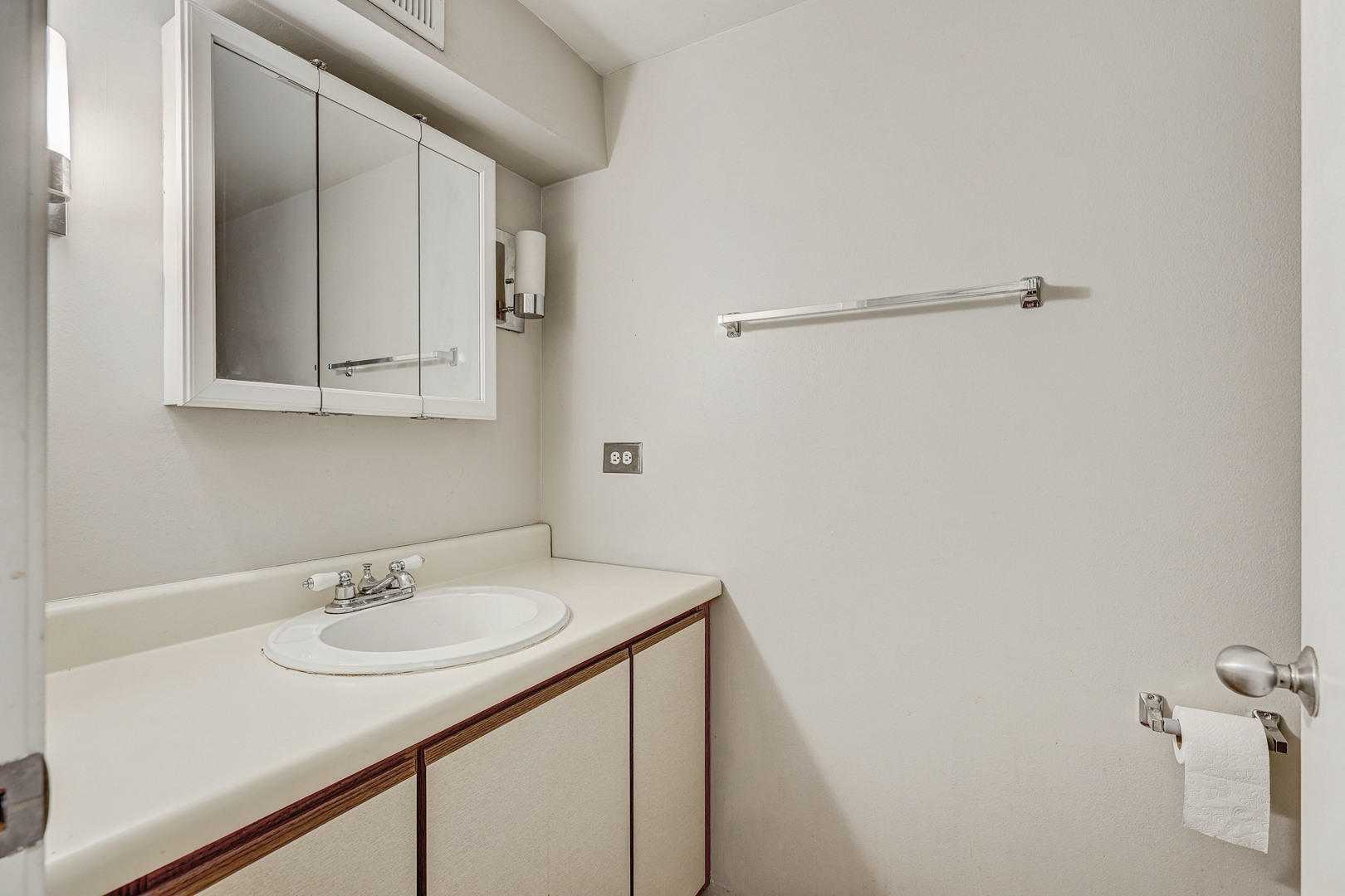 2525 N Sheffield Avenue #2C, Chicago, IL 60614
