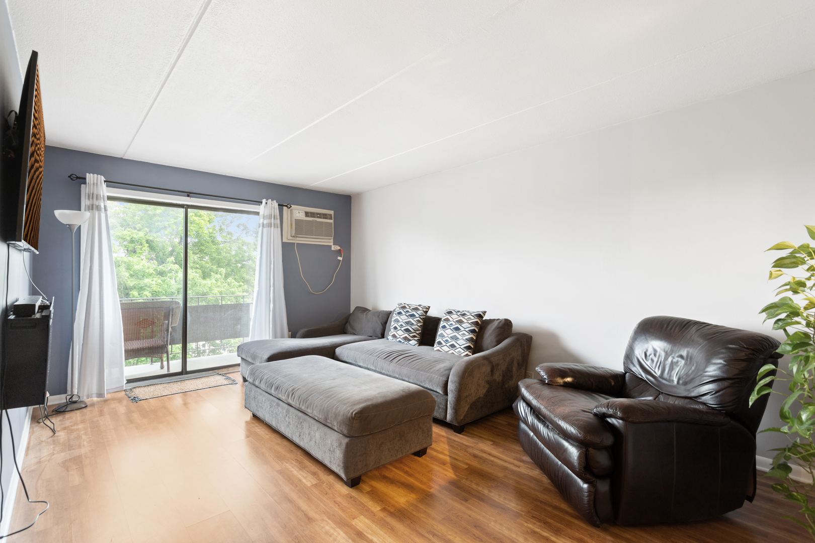 850 Des Plaines Avenue #504, Forest Park, IL 60130