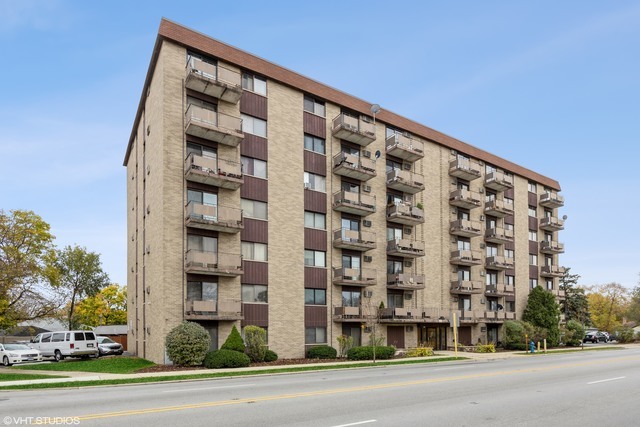 850 Des Plaines Avenue #504, Forest Park, IL 60130
