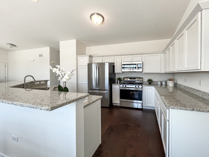455 BUILDING 9 RIDGE Lane, Bolingbrook, IL 60440