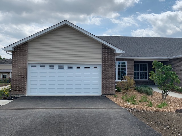 455 BUILDING 9 RIDGE Lane, Bolingbrook, IL 60440