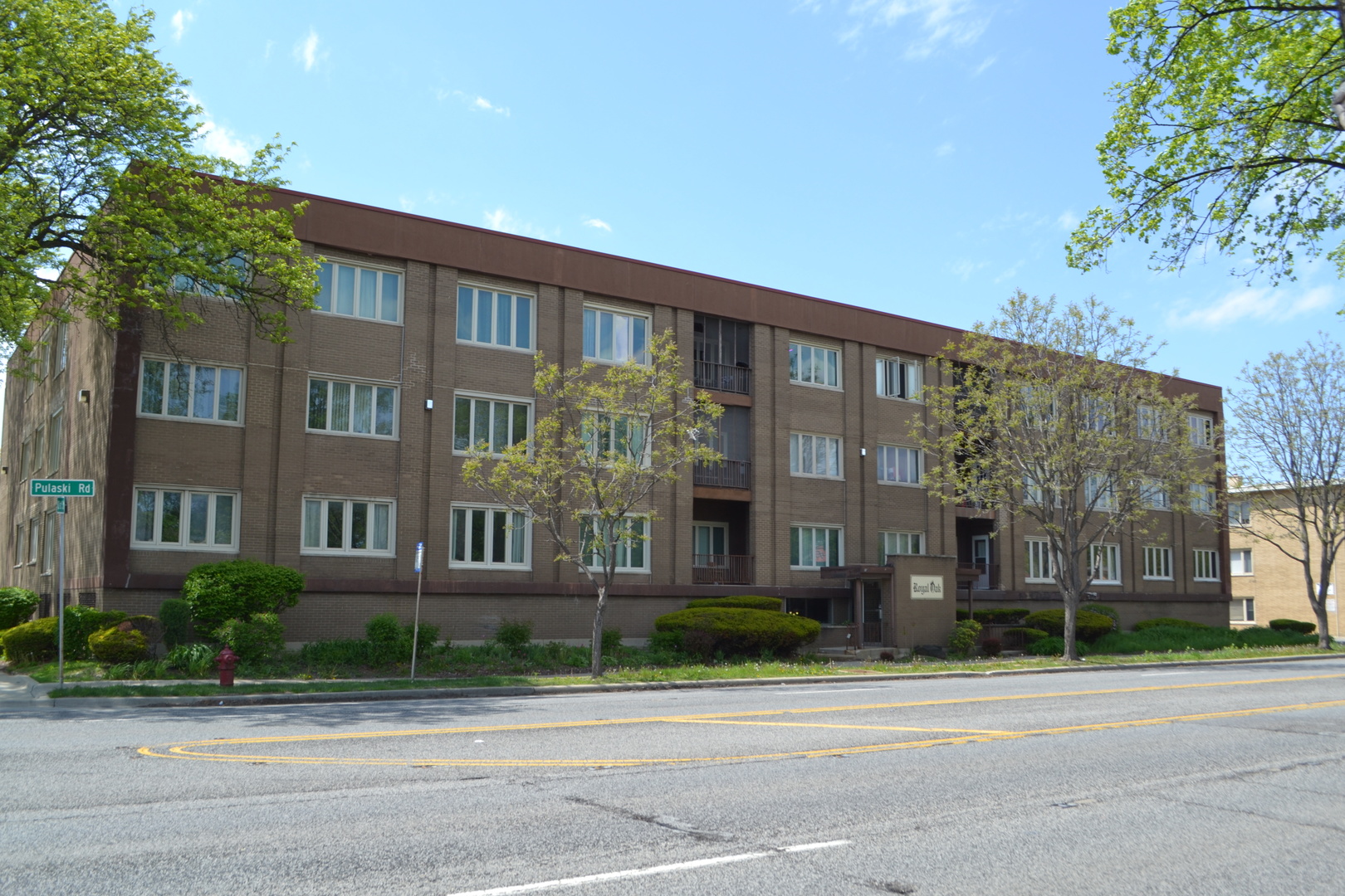 10048 S Pulaski Road #3E, Oak Lawn, IL 60453