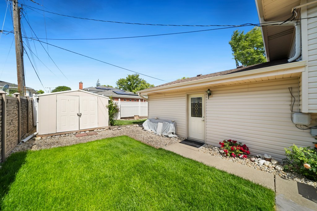 365 W Myrick Avenue, Addison, IL 60101