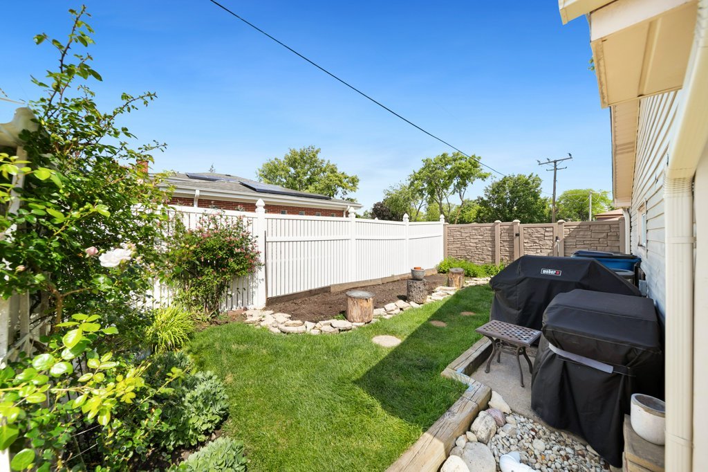 365 W Myrick Avenue, Addison, IL 60101