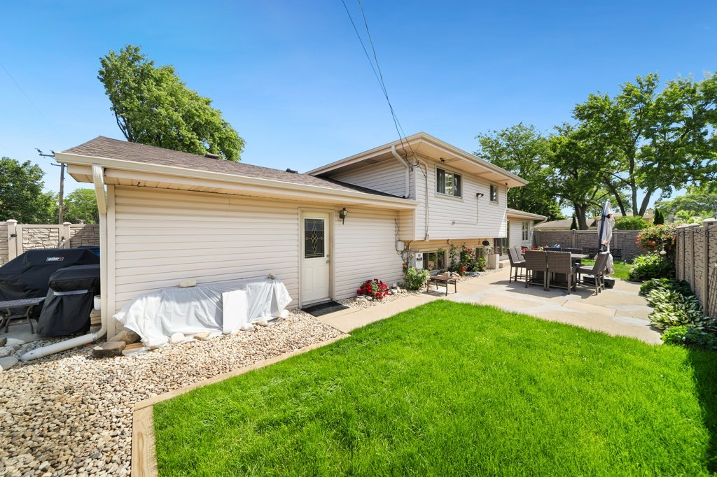 365 W Myrick Avenue, Addison, IL 60101