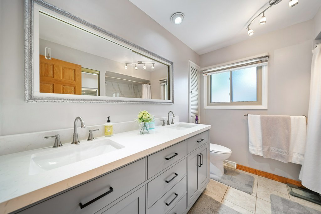 365 W Myrick Avenue, Addison, IL 60101