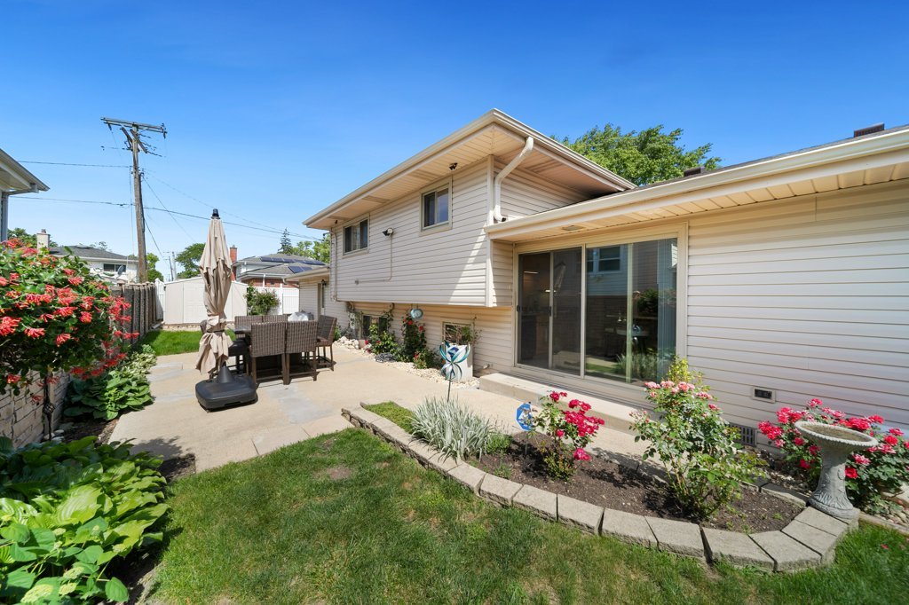 365 W Myrick Avenue, Addison, IL 60101