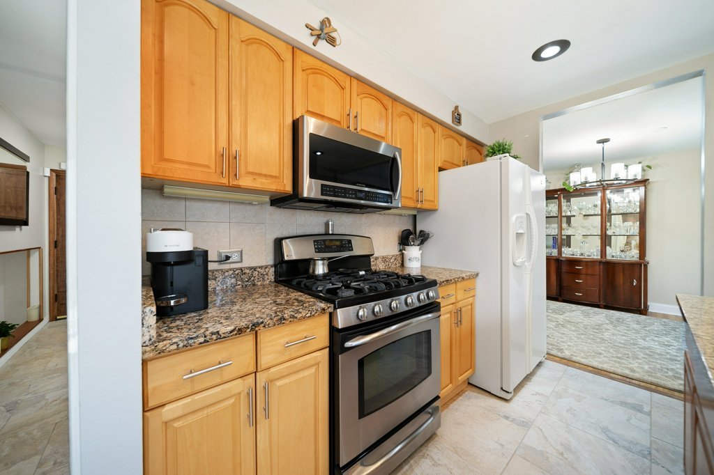 365 W Myrick Avenue, Addison, IL 60101