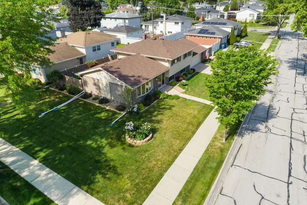 365 W Myrick Avenue, Addison, IL 60101