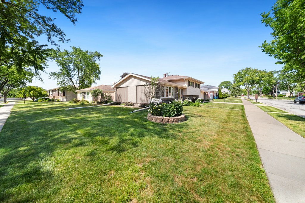 365 W Myrick Avenue, Addison, IL 60101