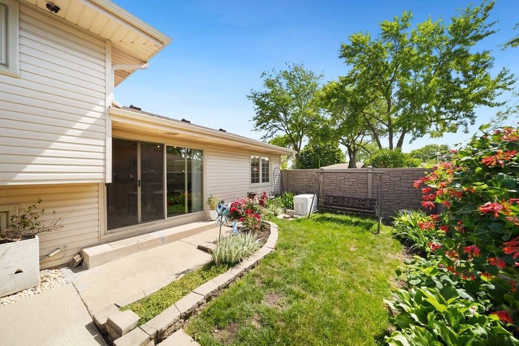 365 W Myrick Avenue, Addison, IL 60101