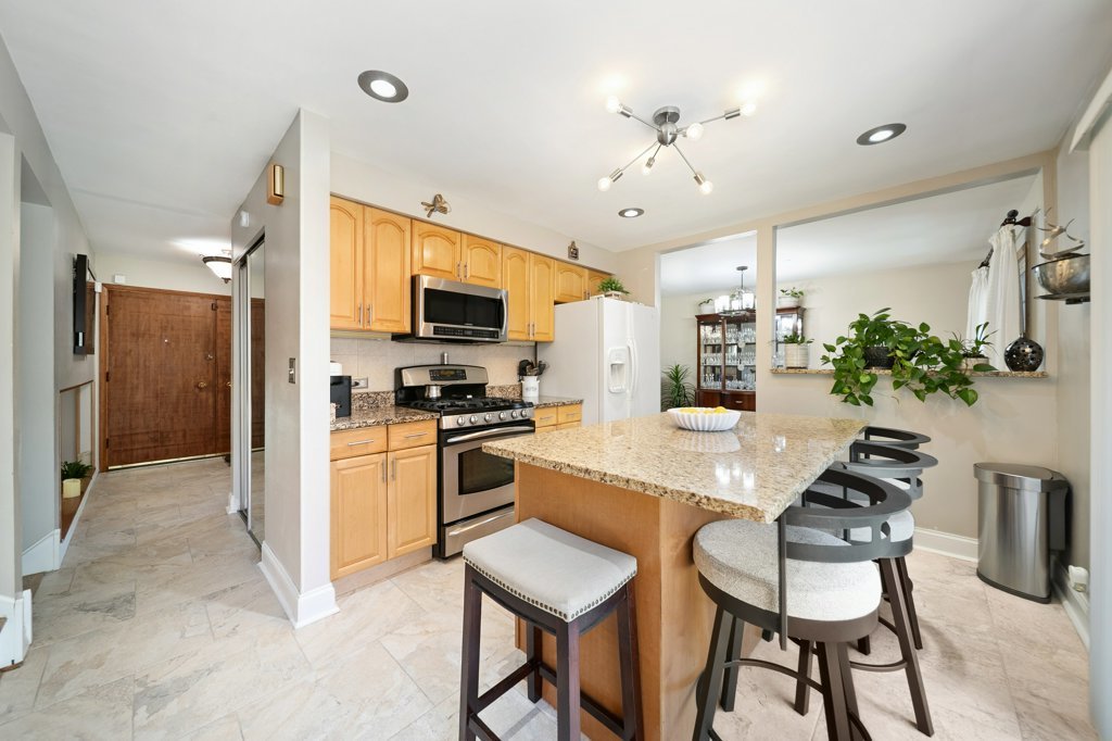 365 W Myrick Avenue, Addison, IL 60101