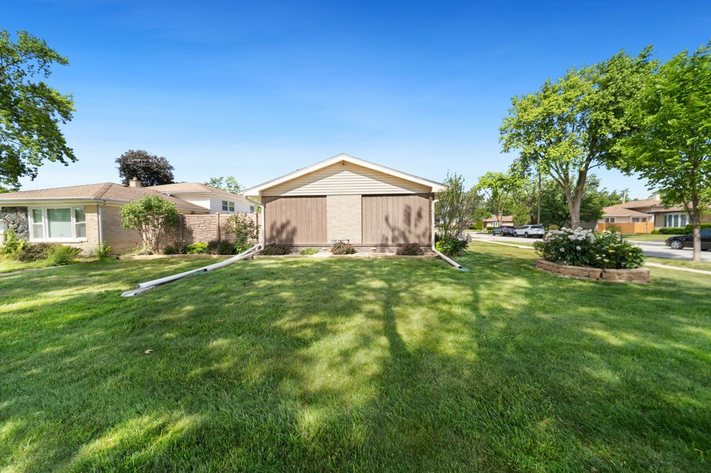 365 W Myrick Avenue, Addison, IL 60101
