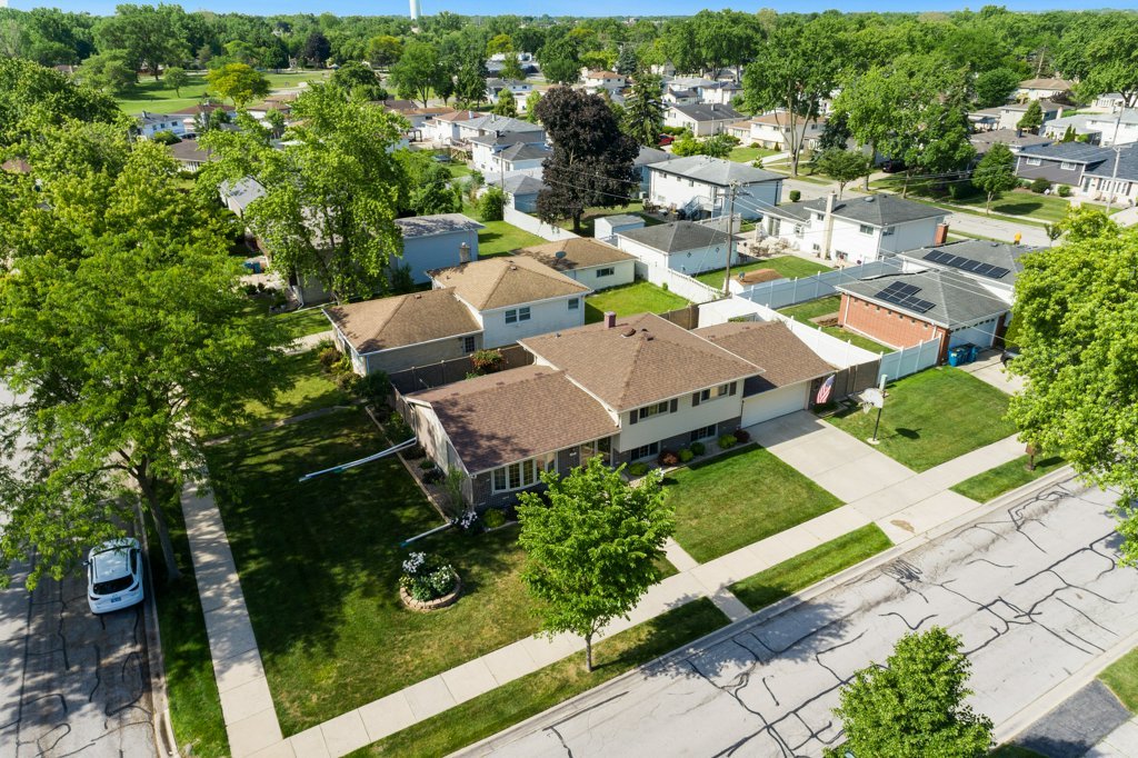 365 W Myrick Avenue, Addison, IL 60101