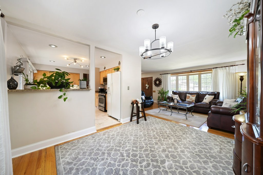 365 W Myrick Avenue, Addison, IL 60101
