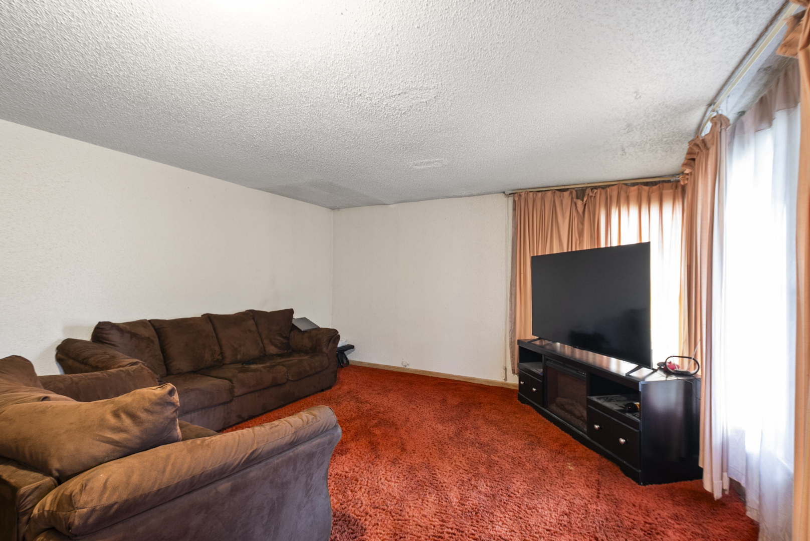 11600 S Hale Avenue, Chicago, IL 60643