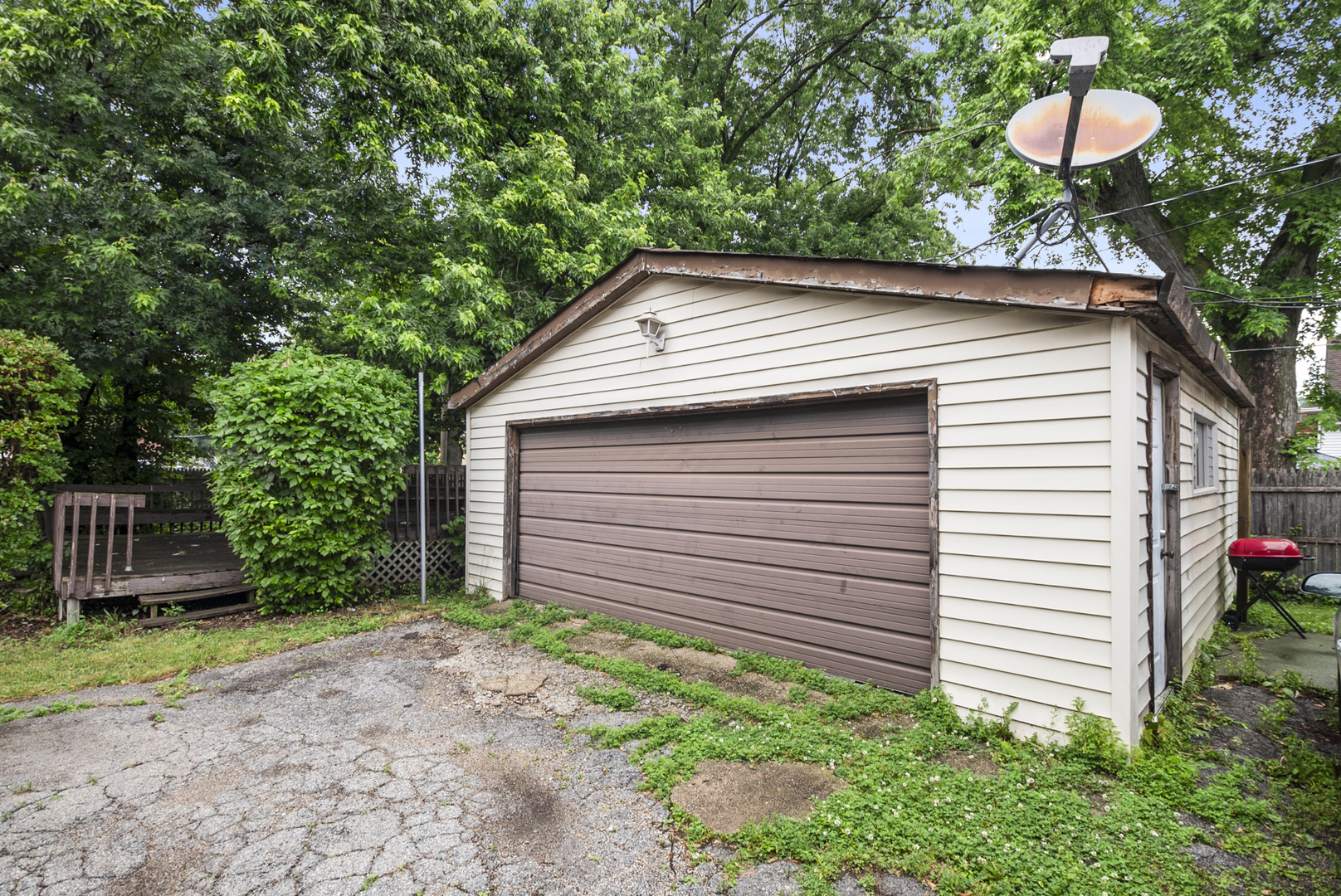 11600 S Hale Avenue, Chicago, IL 60643