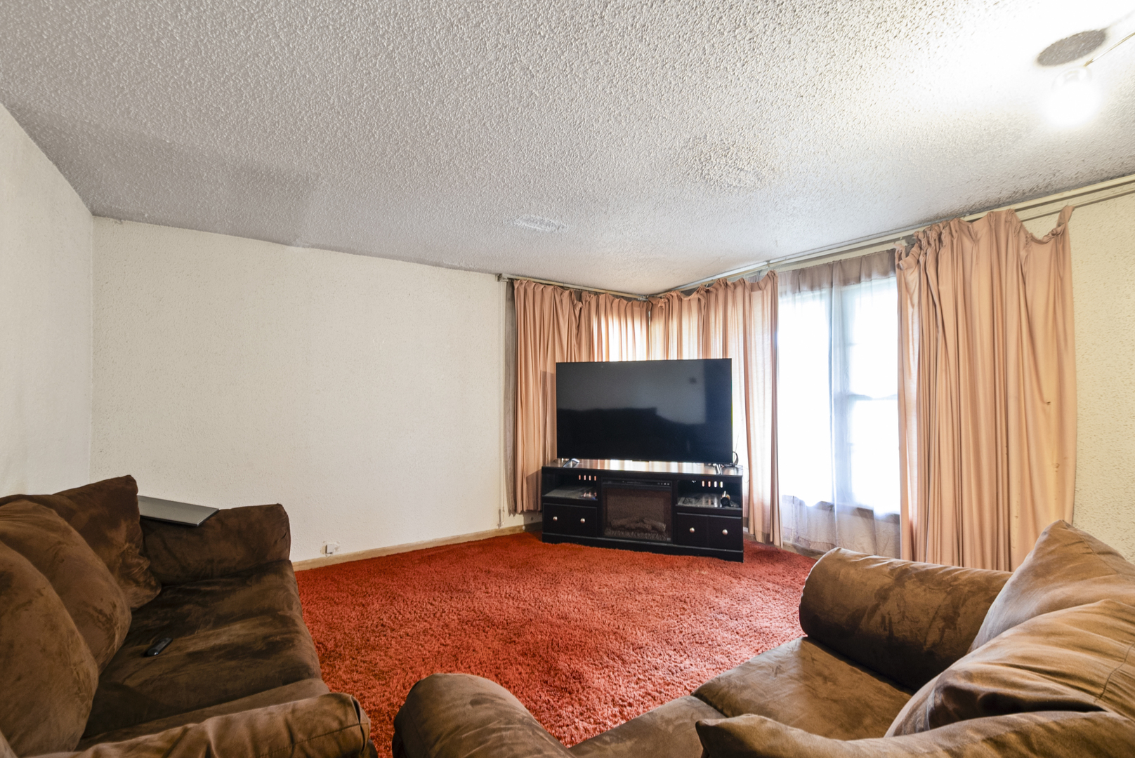11600 S Hale Avenue, Chicago, IL 60643