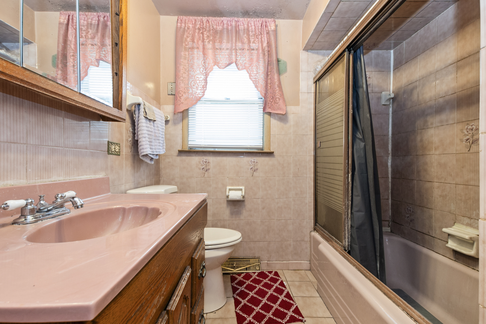 11600 S Hale Avenue, Chicago, IL 60643