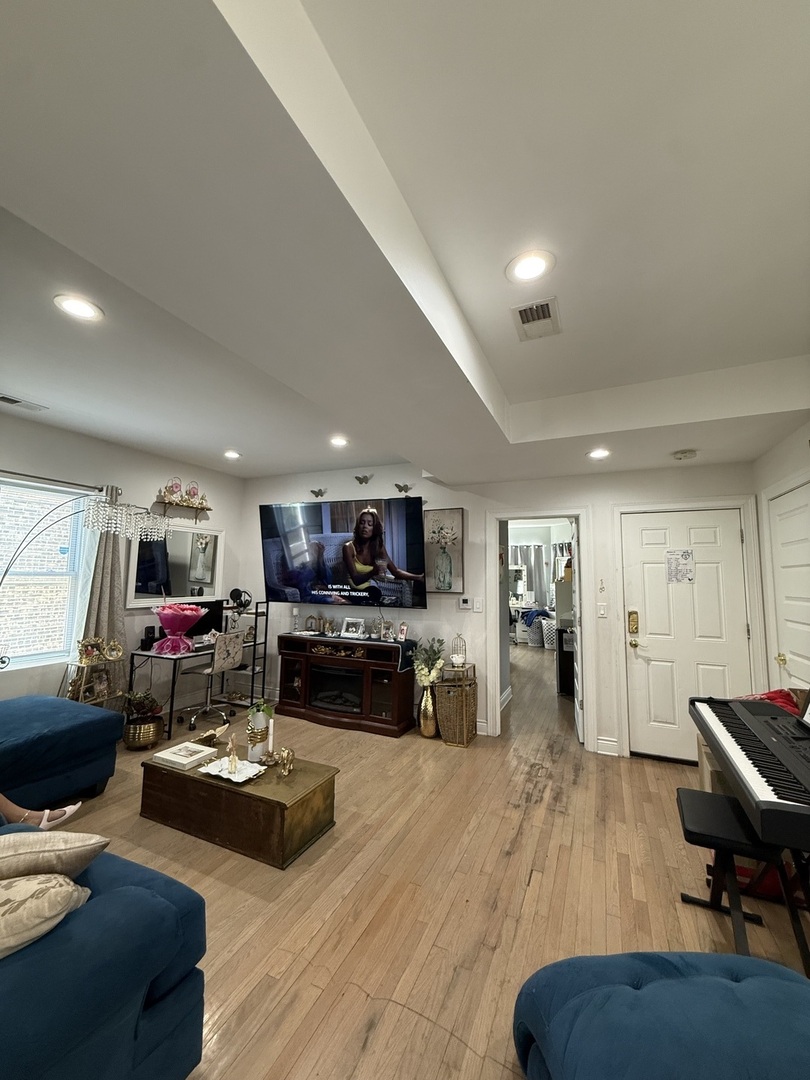 851 Wentworth Avenue, Calumet City, IL 60409