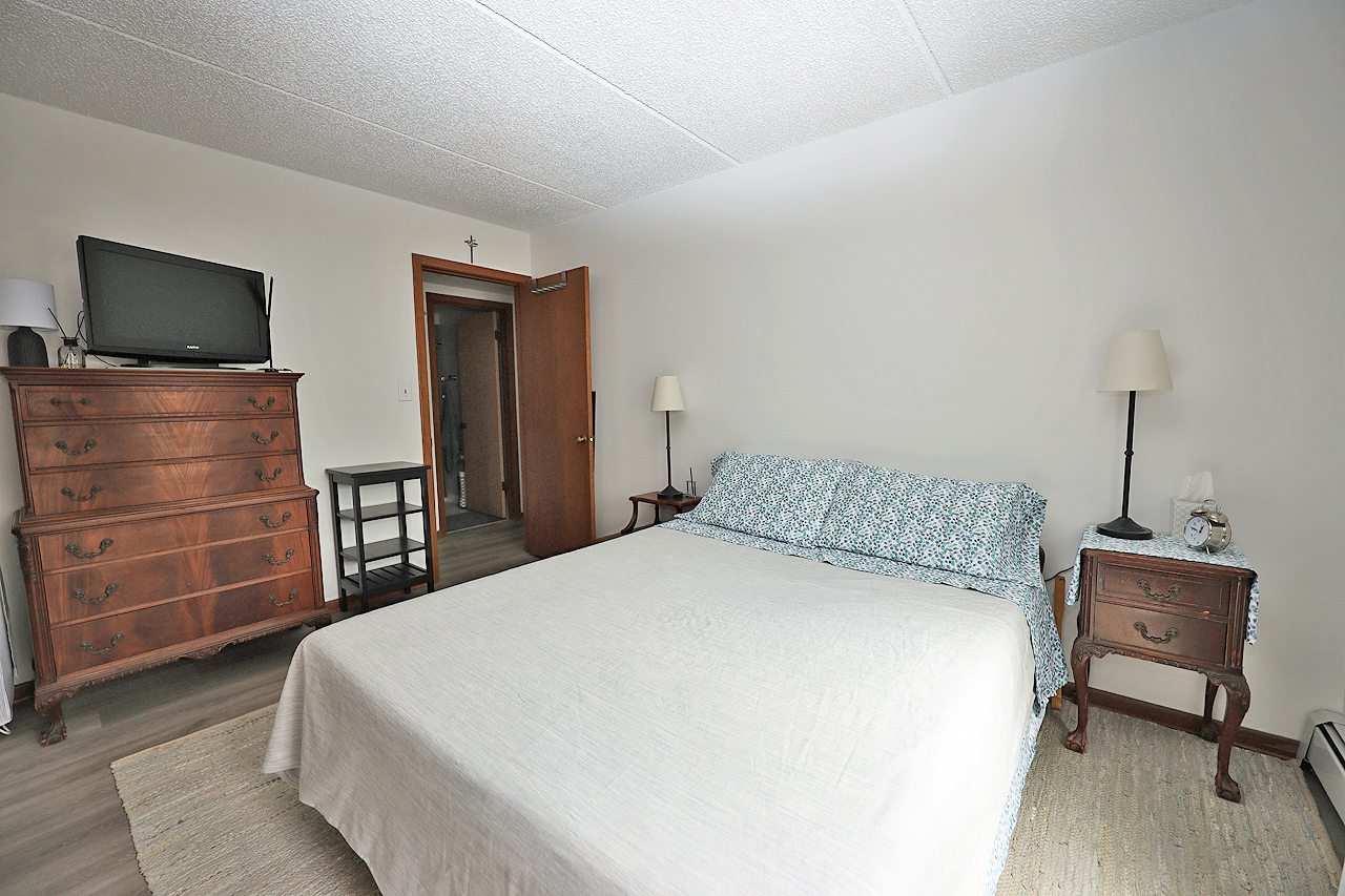 4946 Douglas Road #202, Downers Grove, IL 60515