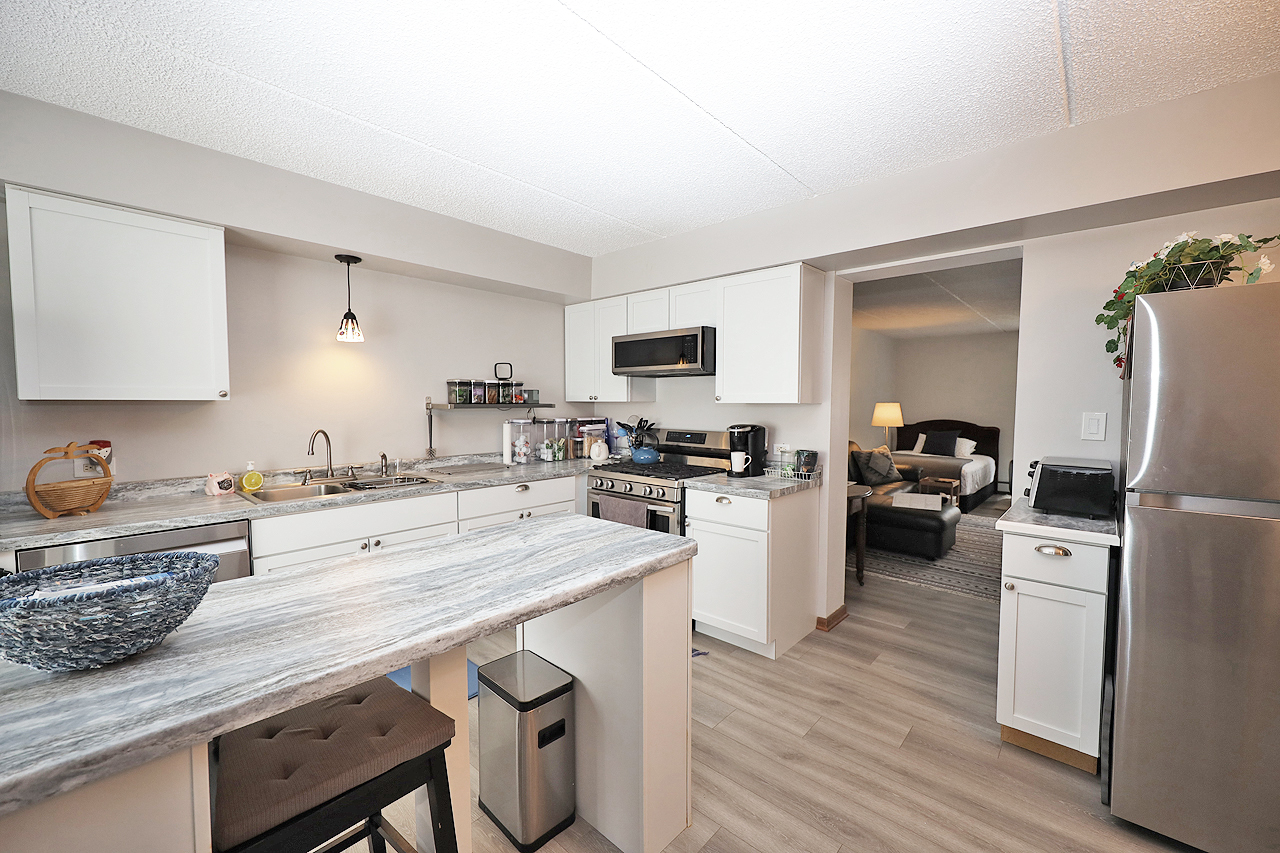4946 Douglas Road #202, Downers Grove, IL 60515