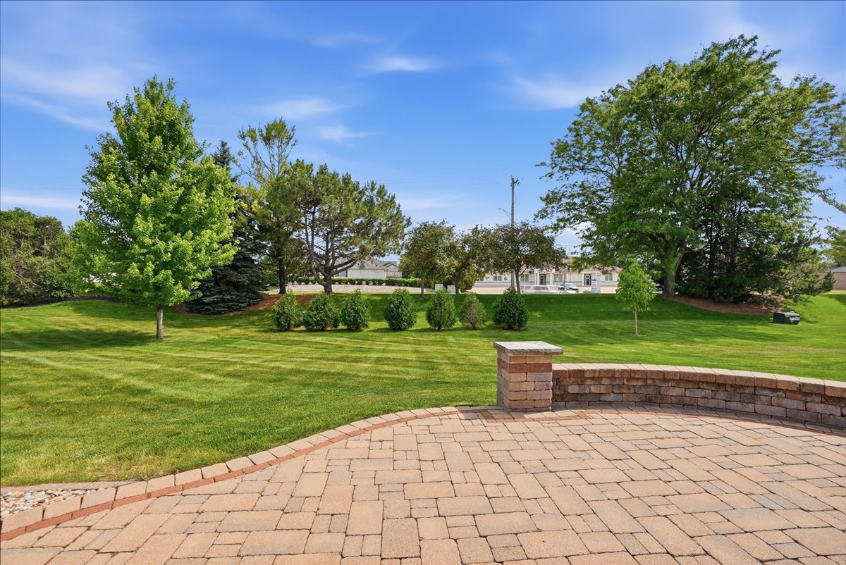 25 Inglewood Lane, Bloomington, IL 61704