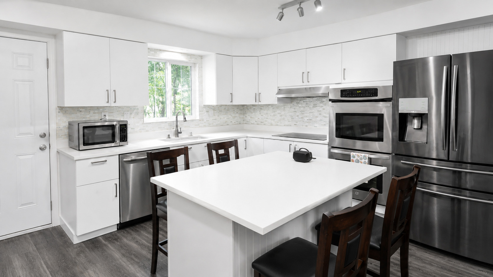 1716 Rogers Avenue, McHenry, IL 60050