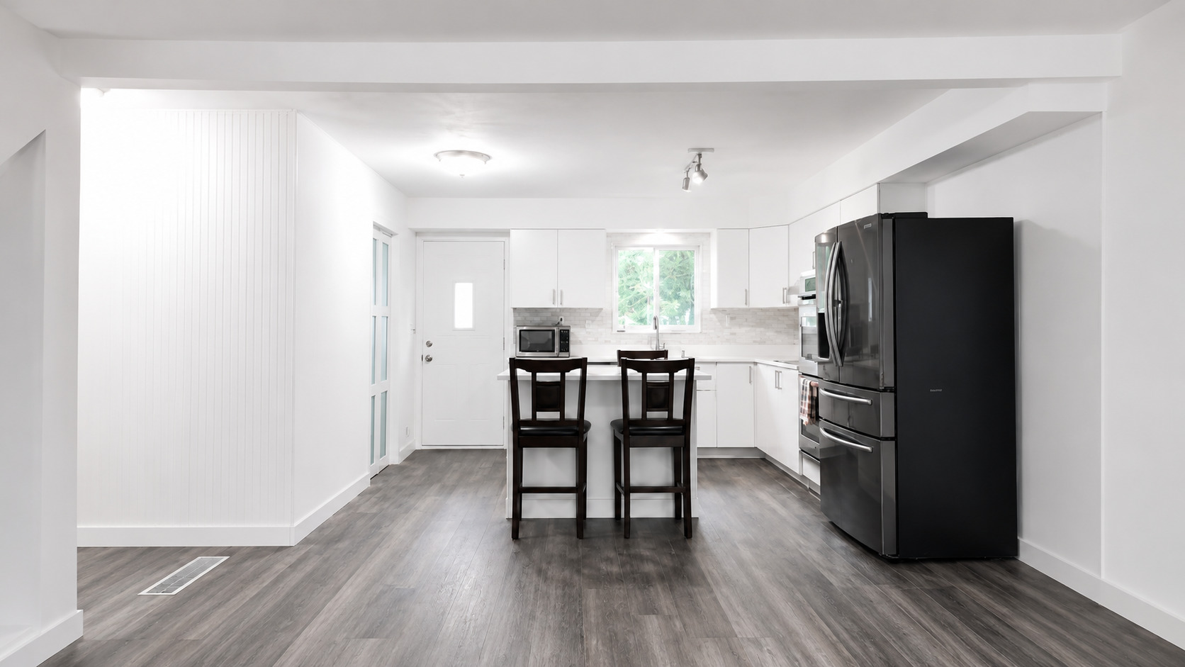 1716 Rogers Avenue, McHenry, IL 60050