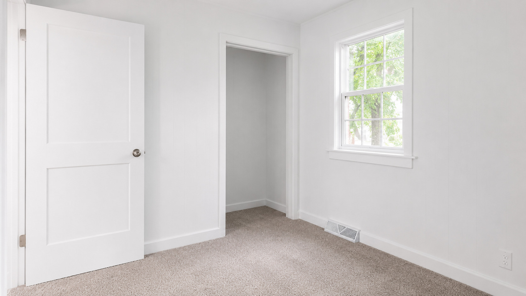 1716 Rogers Avenue, McHenry, IL 60050
