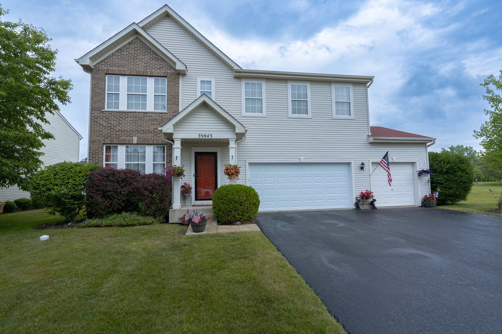 39843 Stoneywood Drive, Beach Park, IL 60083
