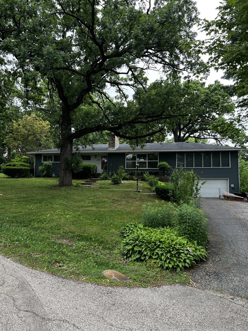 355 Hiawatha Drive, Lake In The Hills, IL 60156