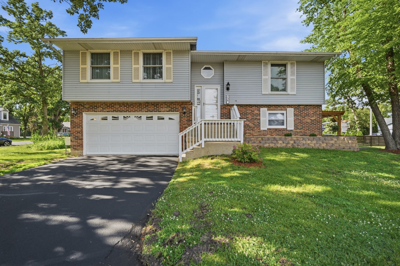 136 edgewater Drive, Crystal Lake, IL 60014