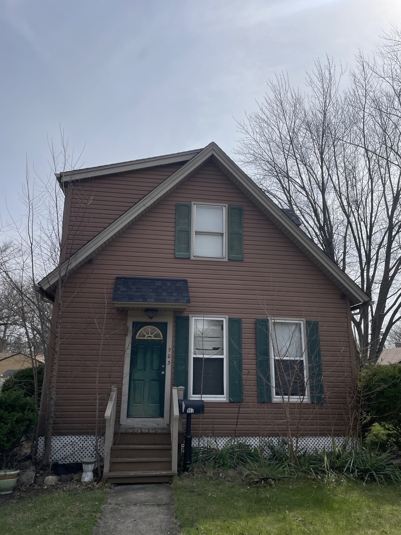 903 LOGAN Avenue, Elgin, IL 60120