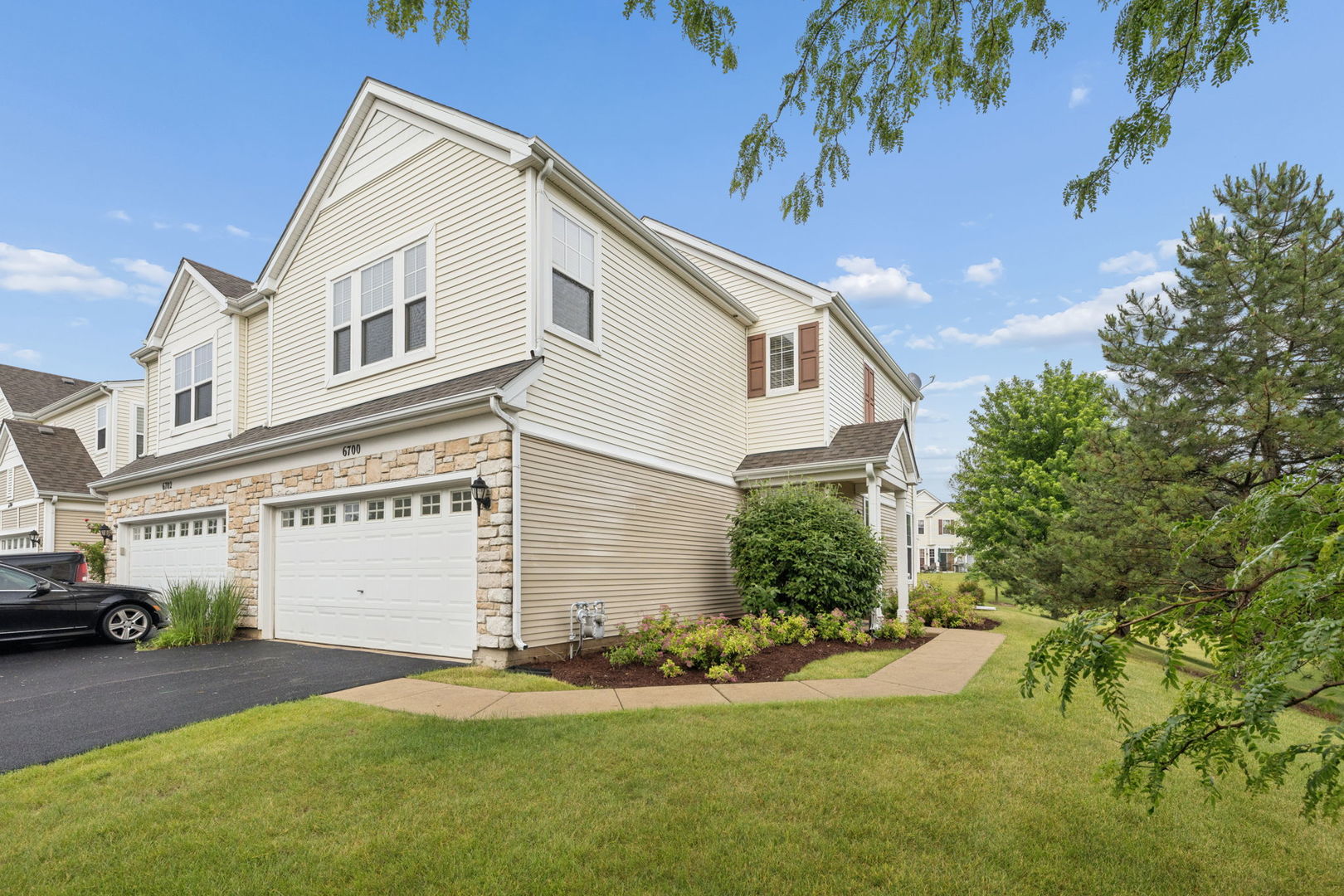 6700 Slate Drive #6700, Carpentersville, IL 60110