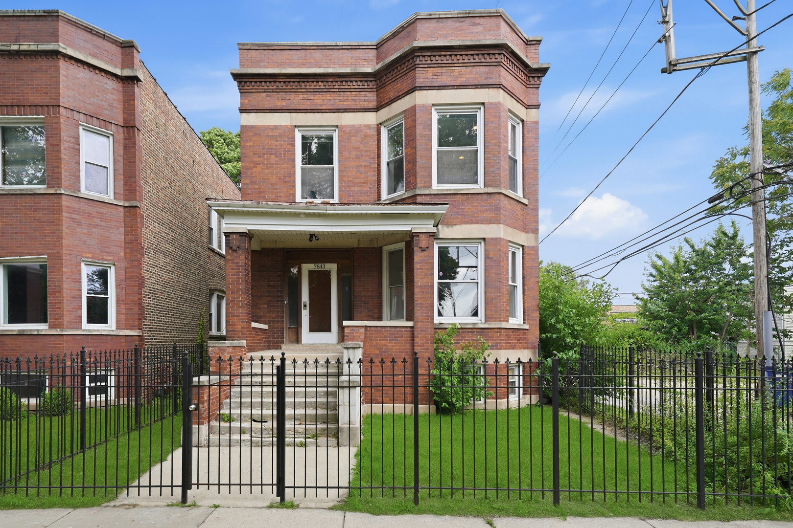 7843 S Burnham Avenue, Chicago, IL 60649