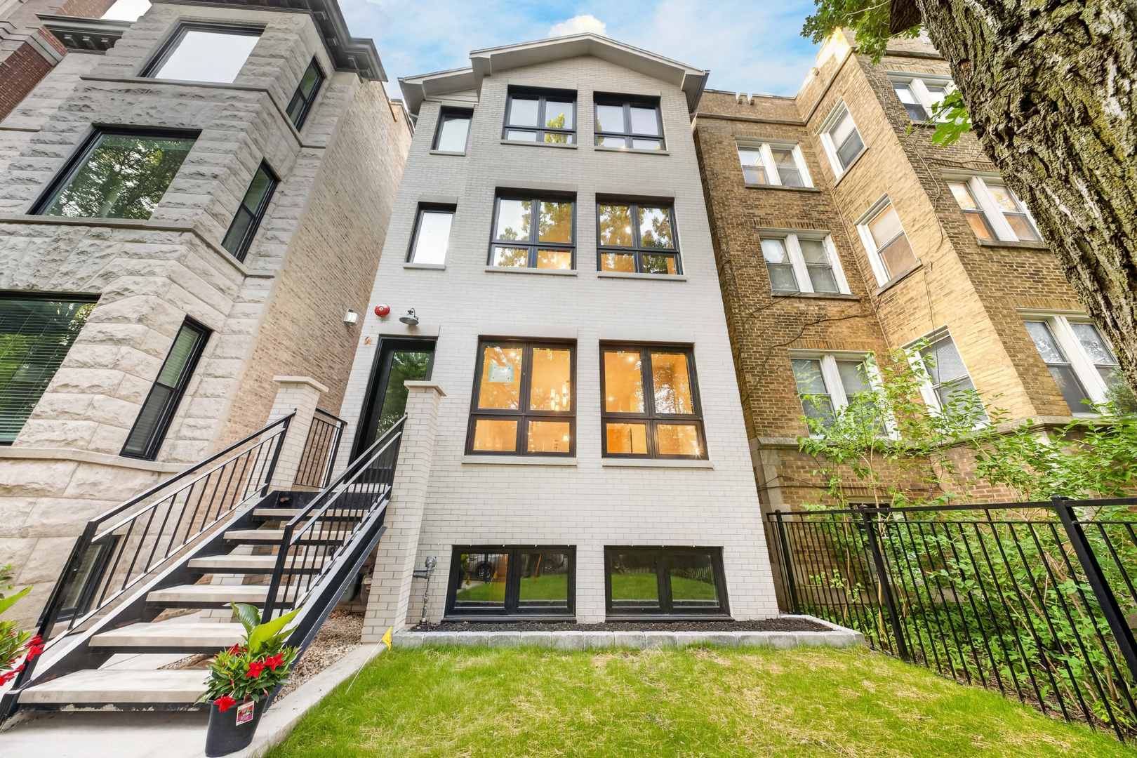 1406 W Cuyler Avenue #2, Chicago, IL 60613