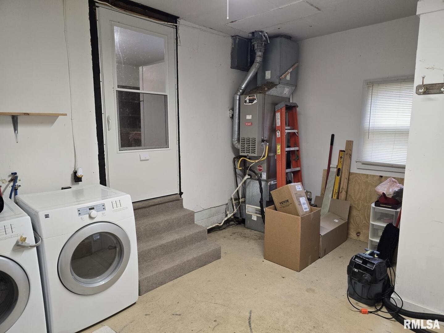 505 S 2ND Street, Marion, IL 62959