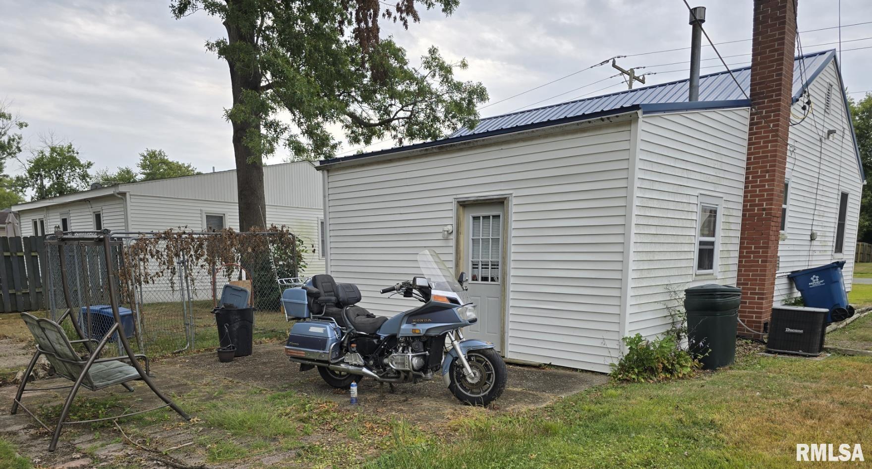 505 S 2ND Street, Marion, IL 62959