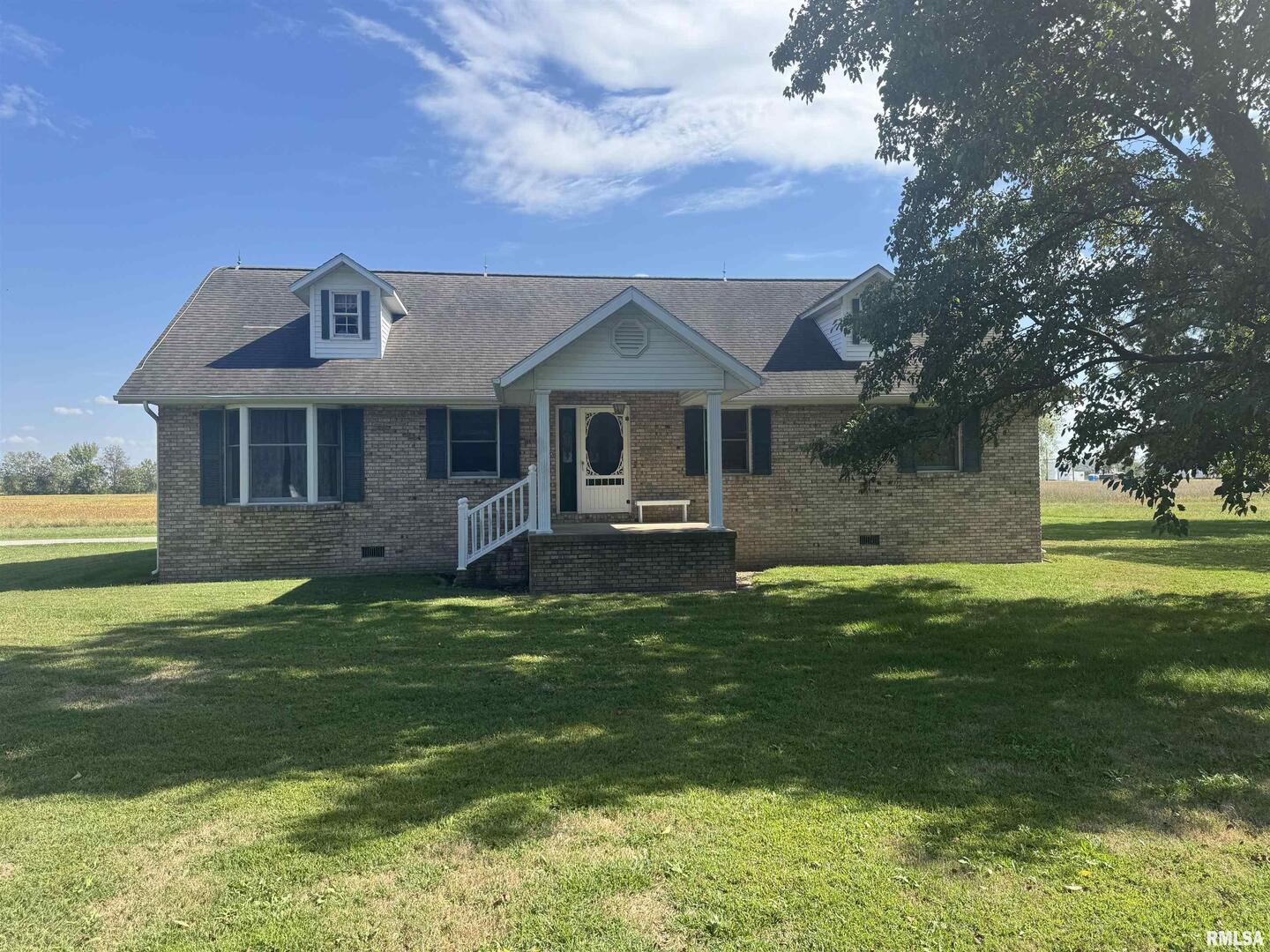 125 S B St Street, Vernon, IL 62864