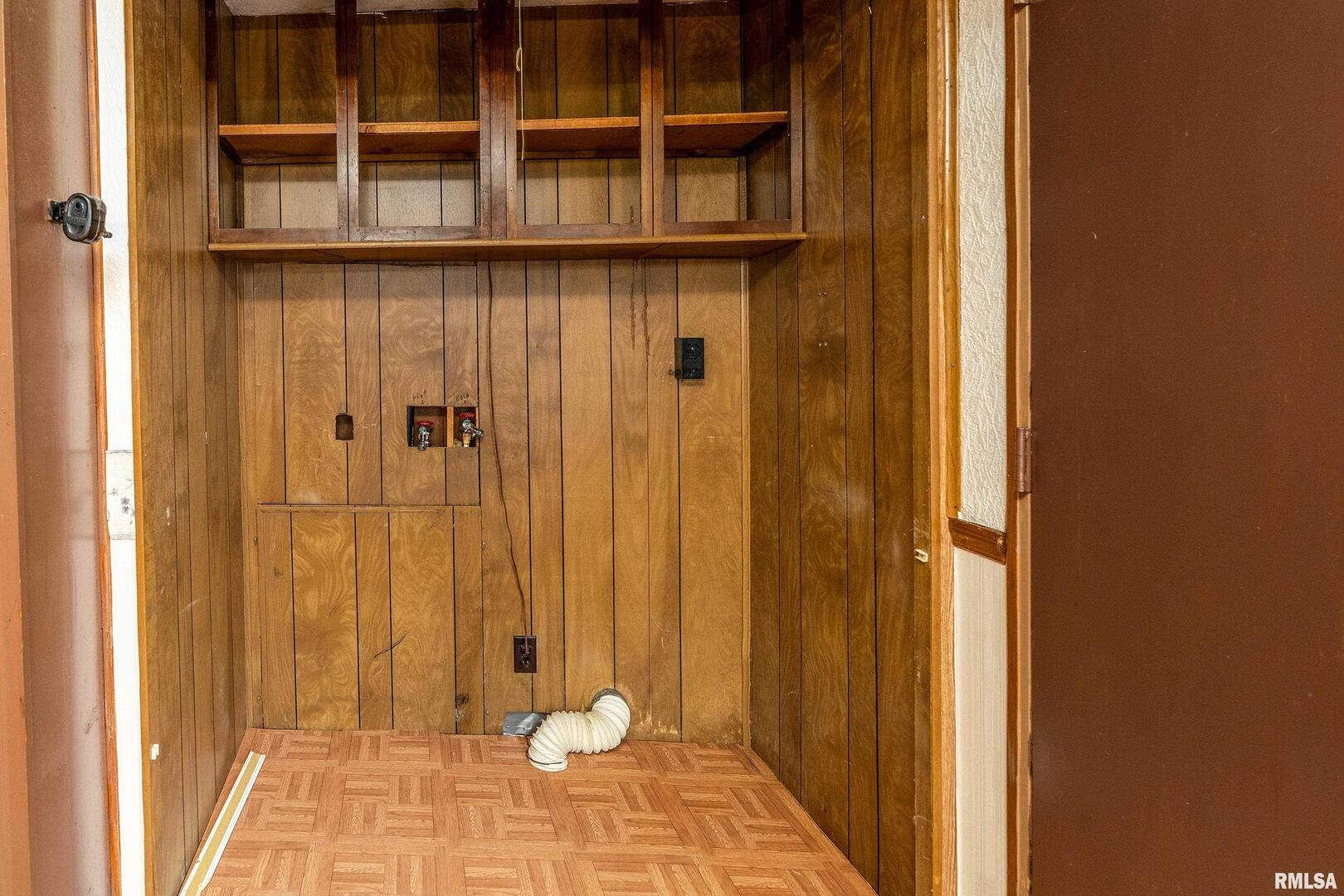 208 W PENNSYLVANIA Avenue, Pittsburg, IL 62974